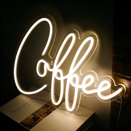 Aplique de cocina de neón en su versión blanco brillante, encendido y sobre un fondo negro degradado.